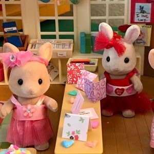 3 Calico Critters in Fancy Dresses